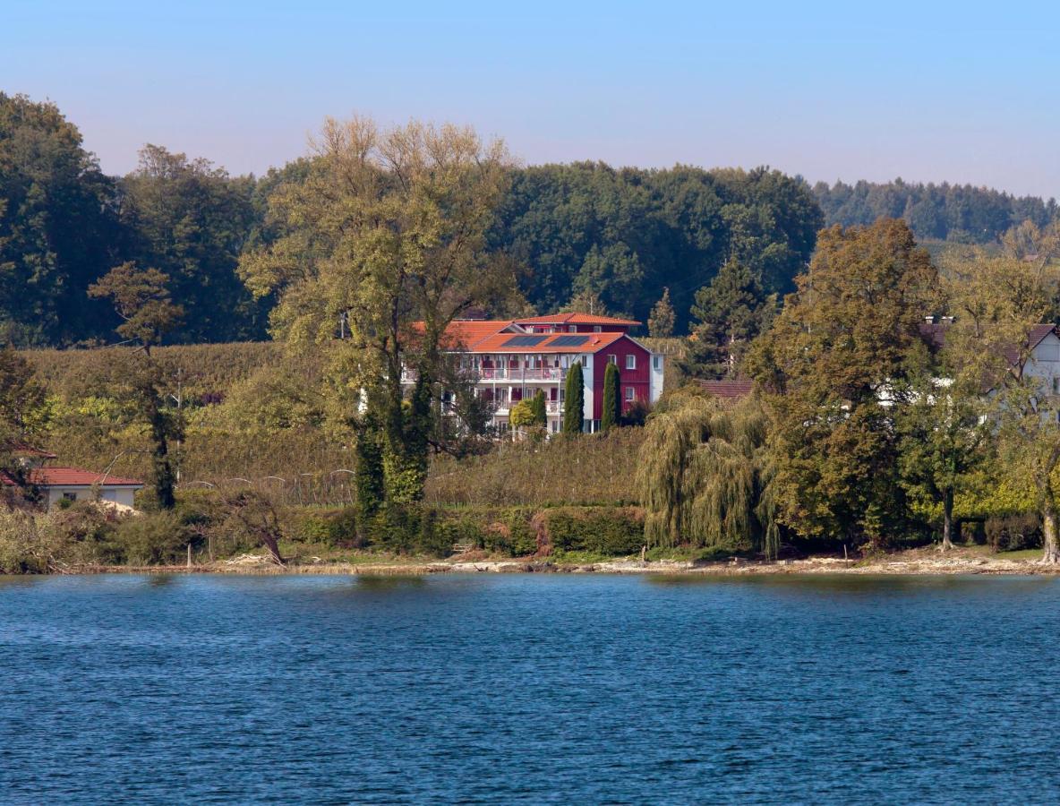 Appartementhotel Roehrenbach Именстад ам Бодензе Екстериор снимка