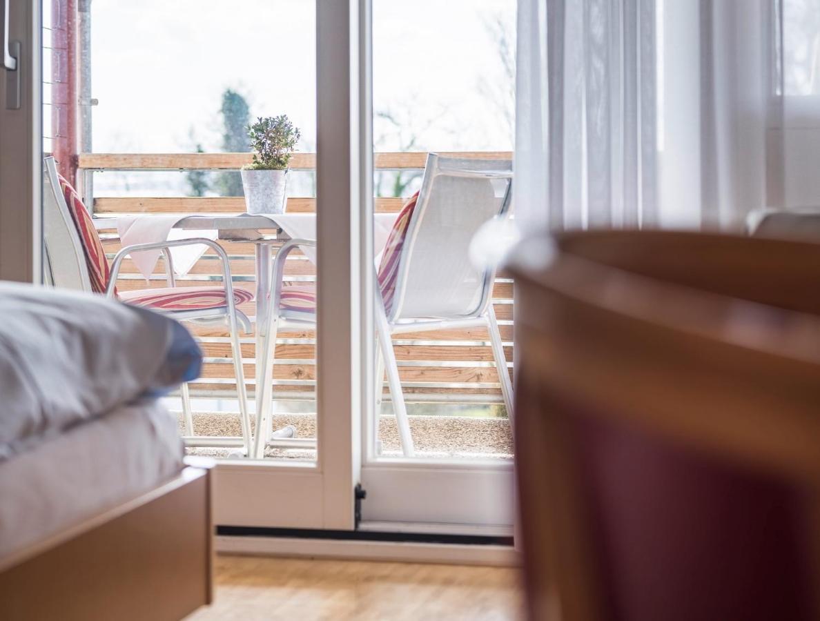 Appartementhotel Roehrenbach Именстад ам Бодензе Екстериор снимка