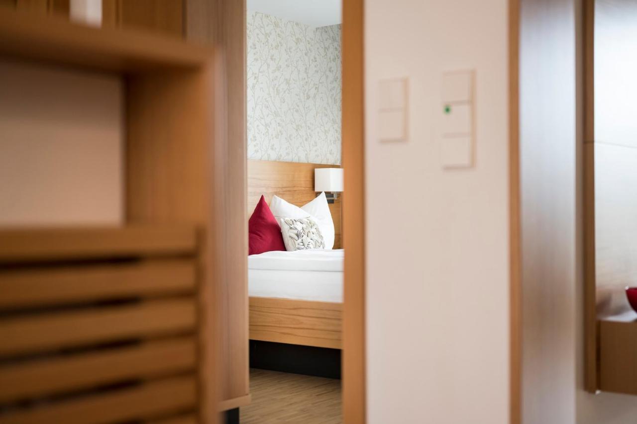 Appartementhotel Roehrenbach Именстад ам Бодензе Екстериор снимка