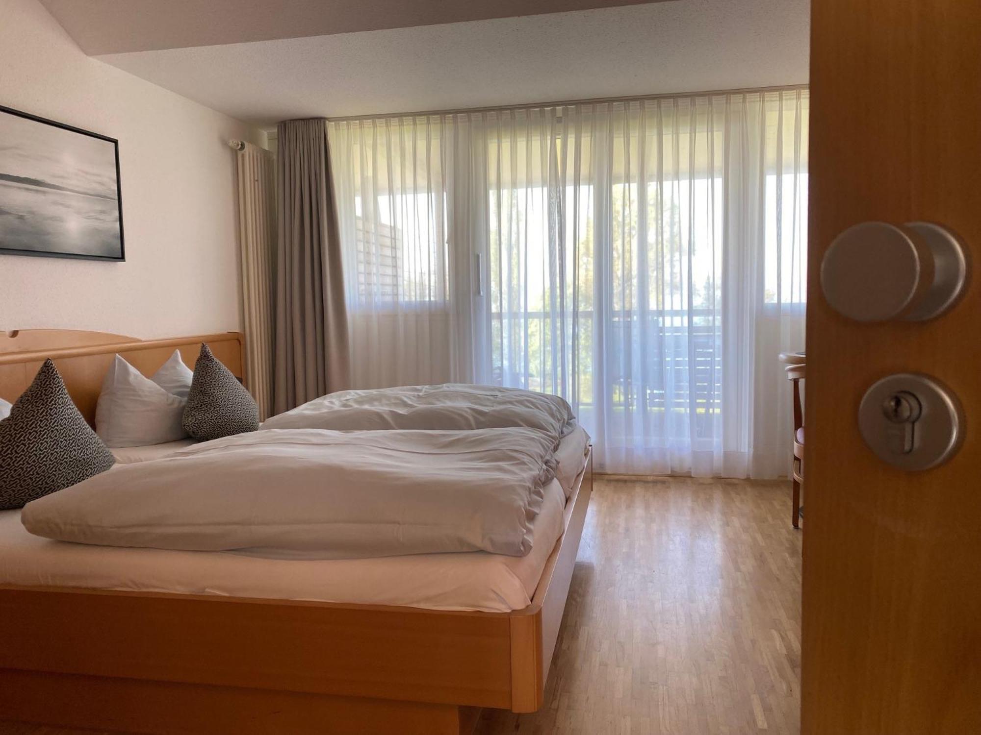 Appartementhotel Roehrenbach Именстад ам Бодензе Екстериор снимка
