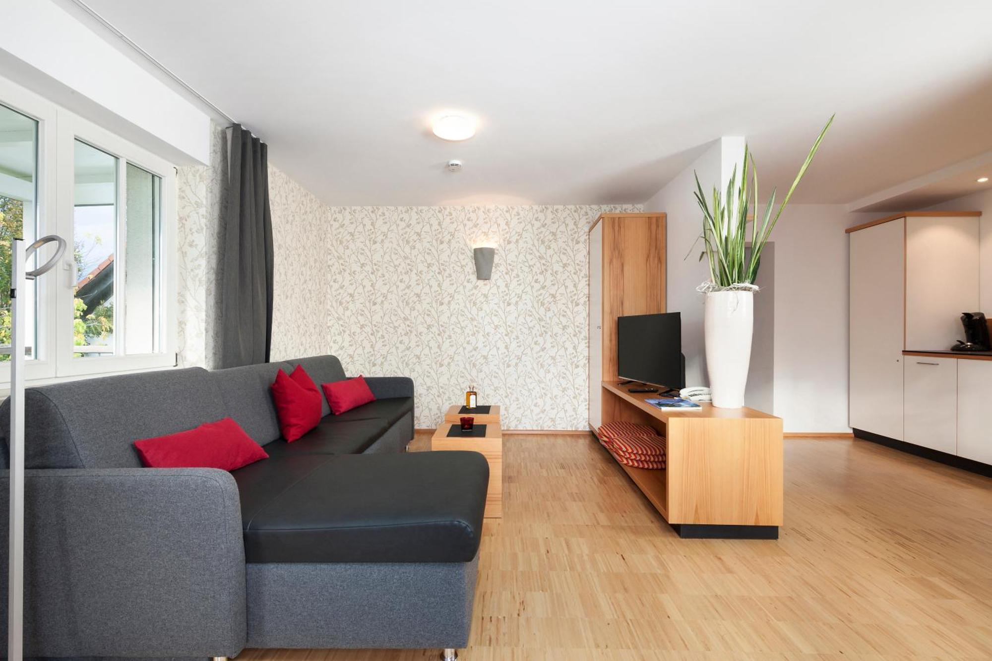 Appartementhotel Roehrenbach Именстад ам Бодензе Екстериор снимка