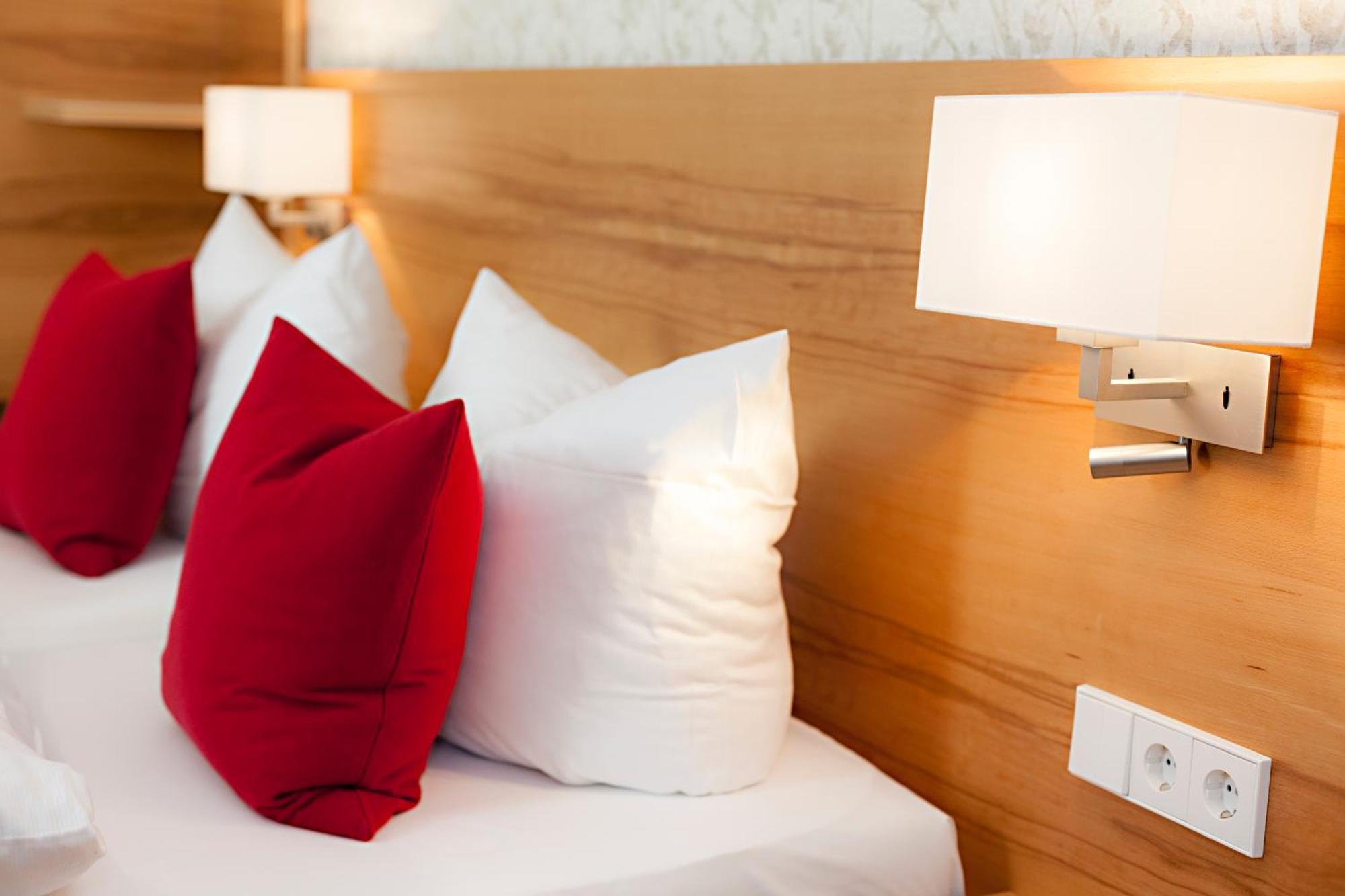 Appartementhotel Roehrenbach Именстад ам Бодензе Екстериор снимка