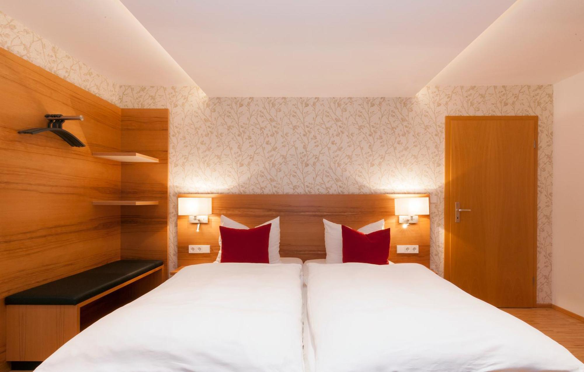 Appartementhotel Roehrenbach Именстад ам Бодензе Екстериор снимка